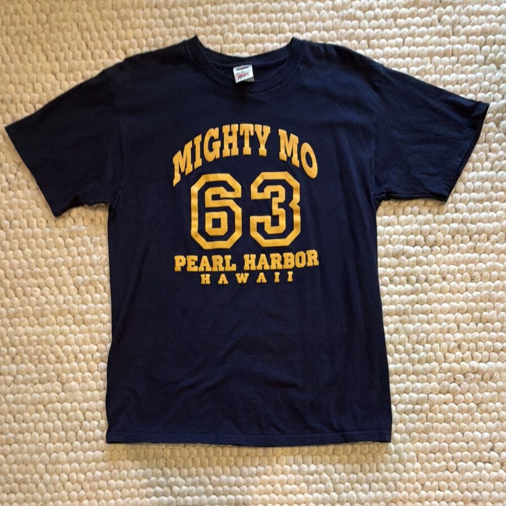 Fruit of the Loom Heavy Cotton Men's Navy Hawaii Mighty Mo 63 Graphic T-Shirt L